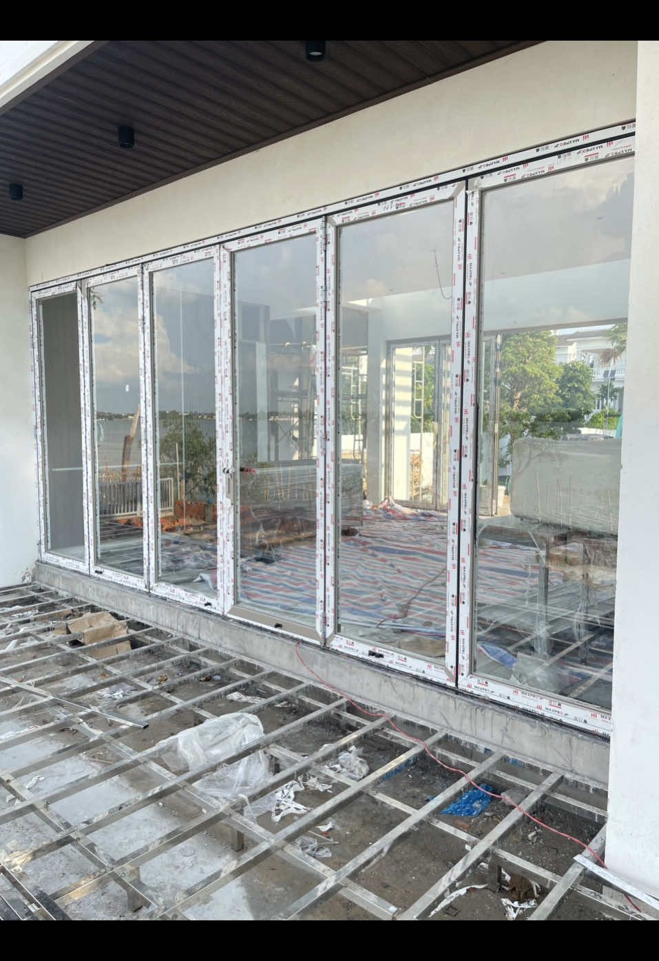 Vận Hành cửa xếp trượt 6 cánh ngang 5800 x 2650  Maxpro hệ 80 sử dụng phụ kiện Cmech 🥰 #tuanthocua #maxpro #cmech #maxpro80 #cuaxeptruotmaxprohe80 