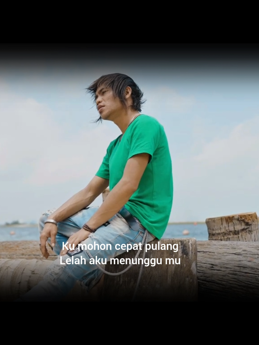 Ku mohon cepat pulang, lelah aku menunggu mu #kangenband #cepatpulang #liriklagu #lagugalau 