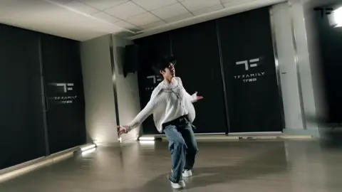 Zhang guiyuan dance moves on his birthday 🎉, it's just amazing 🤩 #zhangguiyuan #zhangguiyuan_张桂源 #cpop #douyin #chinese #chinese_boy #TF_FAMILY #tf_family_4th_generation_fans_in_the_Philippines🇵🇭 #tf_family_4th_generation #tf_family👑✨ #tffamily_4th_generation✨💫💥💗🇨🇳 #tf_familyofficial #tf_family_ph #TF_FAMILY_fan_girl #fypviral #fyp 