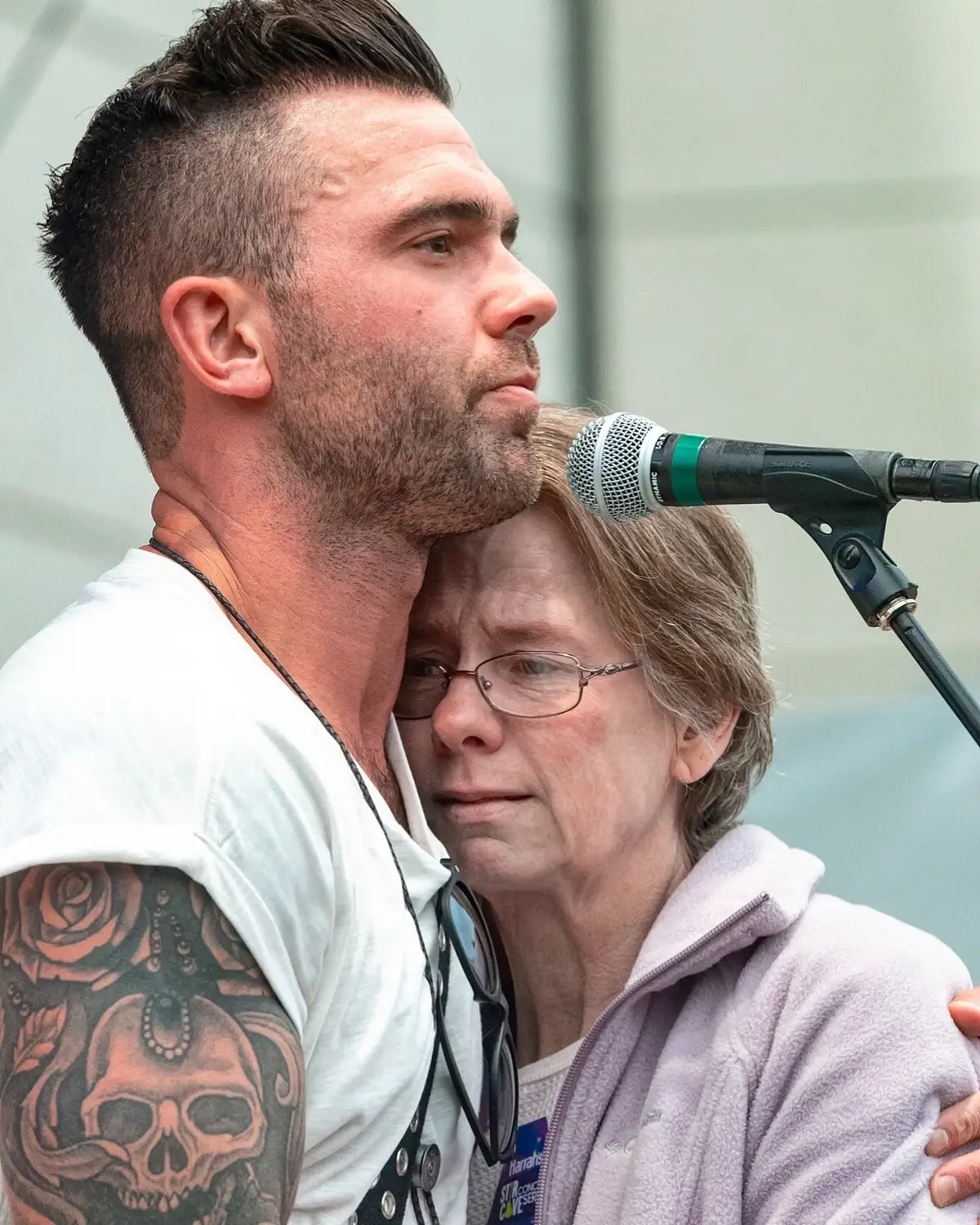There’s not enough flowers in the world, but I would send them all to you if I could. And if you can somehow look down and see me, I hope you see the man you prayed for me to become.  Today and every day, I celebrate you and miss you so damn much. With all my heart… I LOVE YOU. #mothersday #imissyou #blankstares 