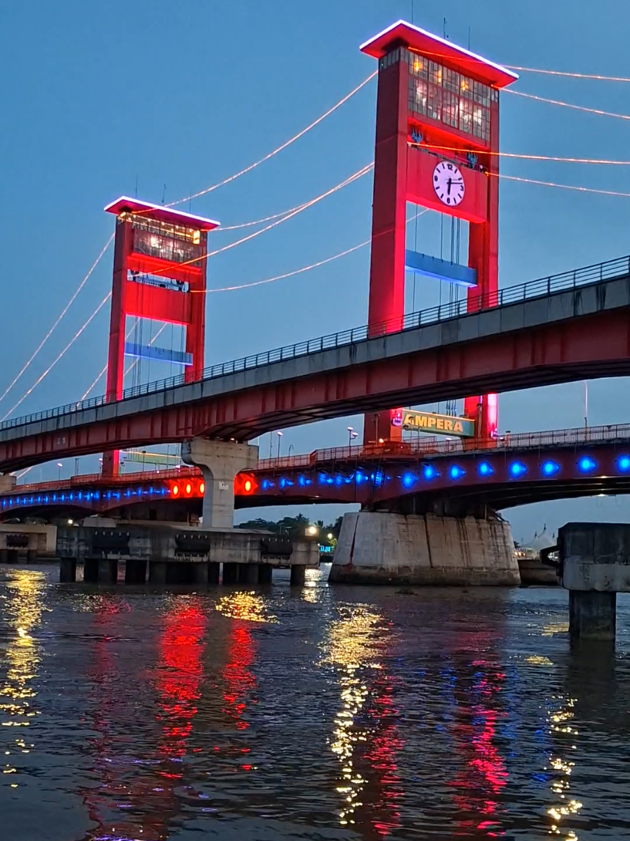 selamat malam dari jembatan Ampera  #reels #reelsinstagram #reelsvideo #fypreels #reels #reelsvideos #fyp #viralvideos #palembang #kulinerpalembang #pempek #pempekpalembang #pempeksepeda 