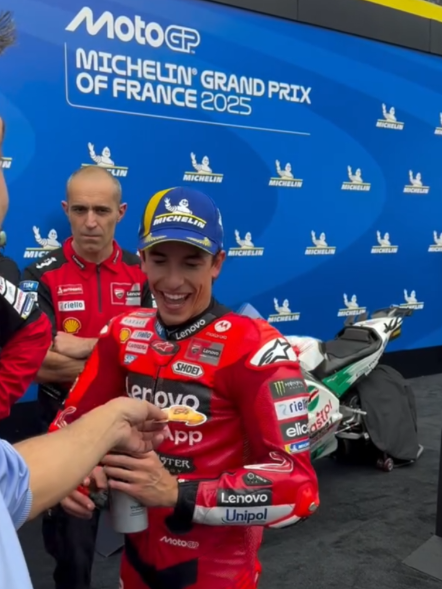 🤣🤣 #motogp #motogp2025 #marcmarquez #MM93 #weare93 #babyalien #goat🐐 #theking #ducaticorse #ducati #marquez #93 #frenchgp #lemans #fyp #foryou #xyzbca #fypシ #Motorsport #racing #fanpage #tiktokpelitfyp #ducatifamily #racingteam #motogpindonesia #marcmarquez93 #sportsontiktok #marcmarquezfan #todorojo🔴 #raceweek 