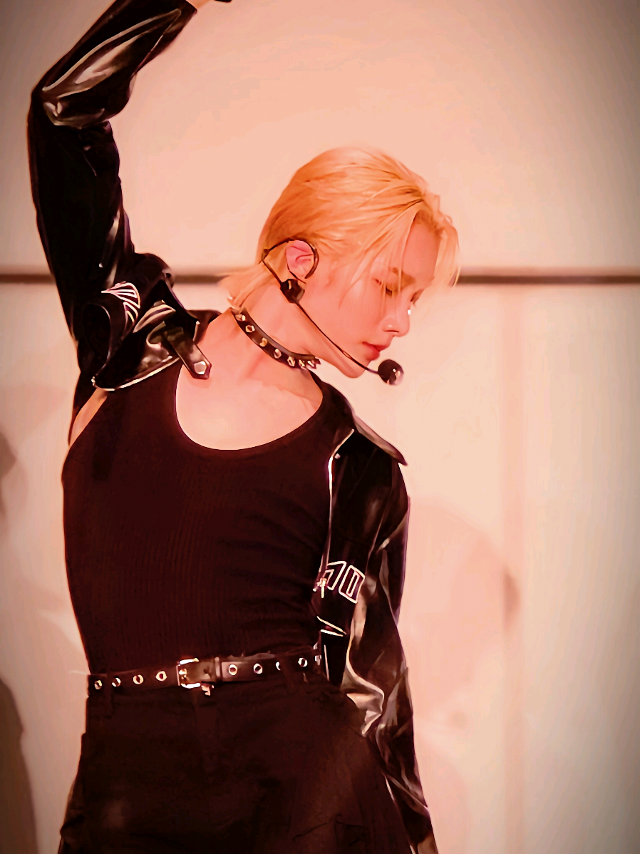 XLOVくんたち現在日本公演中です*͈ᴗ͈ˬᴗ͈ෆ    6/13にカムバします❤️‍🔥 20250511 XLOV JAPAN PROMOTION TOUR -LOV:Energy- FAN THANKS DAY🌹 Hush(miss A) #XLOV #엑스러브 #RUI #루이 #ルイ  #Hush #missA 