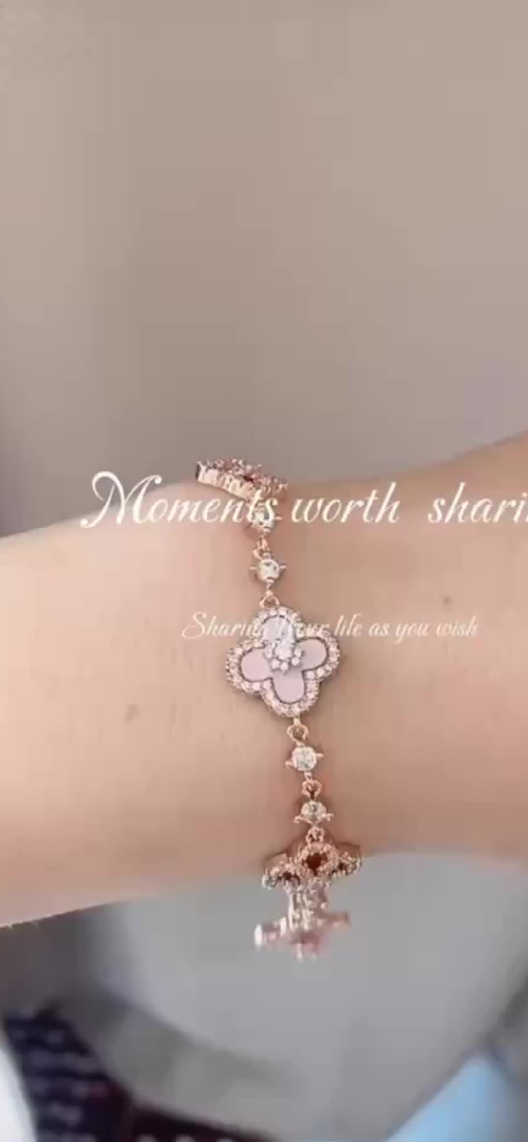 Exquisite floral bracelets are coming!