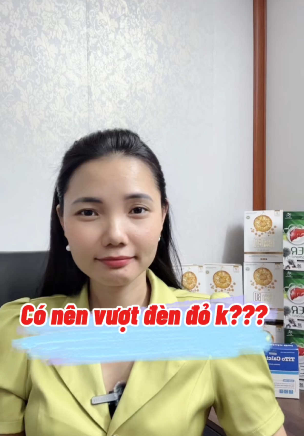 Có nên vượt đèn đỏ k??? #núm #buon #phongthe #chuyenvochong #dendo 