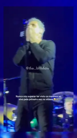 A primeira vez eh inesquecível… 😖😭🙈✨ . . . #soad #systemofadown #rock #wakeup #saopaulo #daronmalakian #serjtankian 