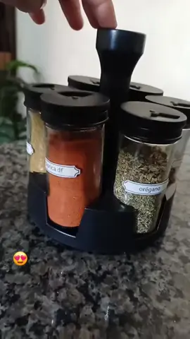 🔄 Porta Temperos Giratório 6 Peças Organize sua cozinha com estilo e praticidade! 🧂✨ Com base giratória e potes transparentes, fica fácil identificar os temperos. Ideal para bancada, sem ocupar espaço! ✅ Acrílico, Aço Inox e Polipropileno BPA Free ✅ Compacto, moderno e funcional ✅ Acompanha 6 potes + 1 suporte #CozinhaOrganizada #TemperoNaMedida #PortaCondimentos #CozinhaModerna #DecoraçãoCozinha #linkaqui👇👇  https://mercadolivre.com/sec/16CC6HW