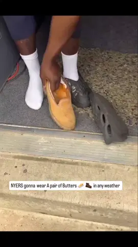 One thing about a person from New York they love some God damn Timberlands he turned these m************ from a hard top to a convertible how you turn a pair of Timberlands to a pair of slippers bro how'd you do that what was you 🤔  #NYC #TIMBERLAND #BOOTS #slippers 