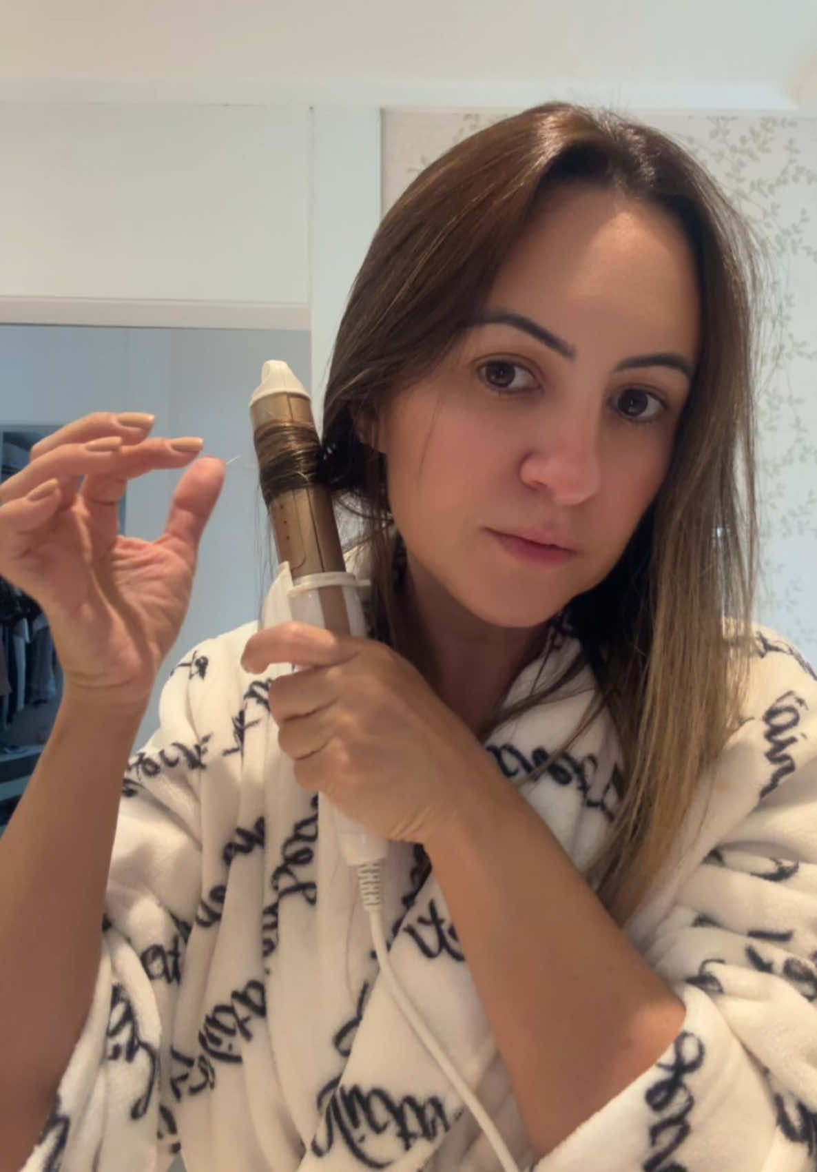 Modelador de cachos e chapinha em um só e por esse preço amei 😻 já clica aí #tiktokshopchegou 