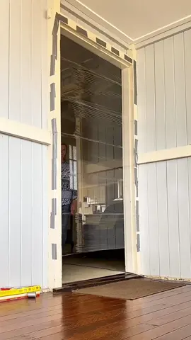 Clear tape prank 🤣🤣#scare #scared #scarecam #scareprank #prank #viral #fun #funnyvideos #trending #fyp #foryoupage #jumpscare 