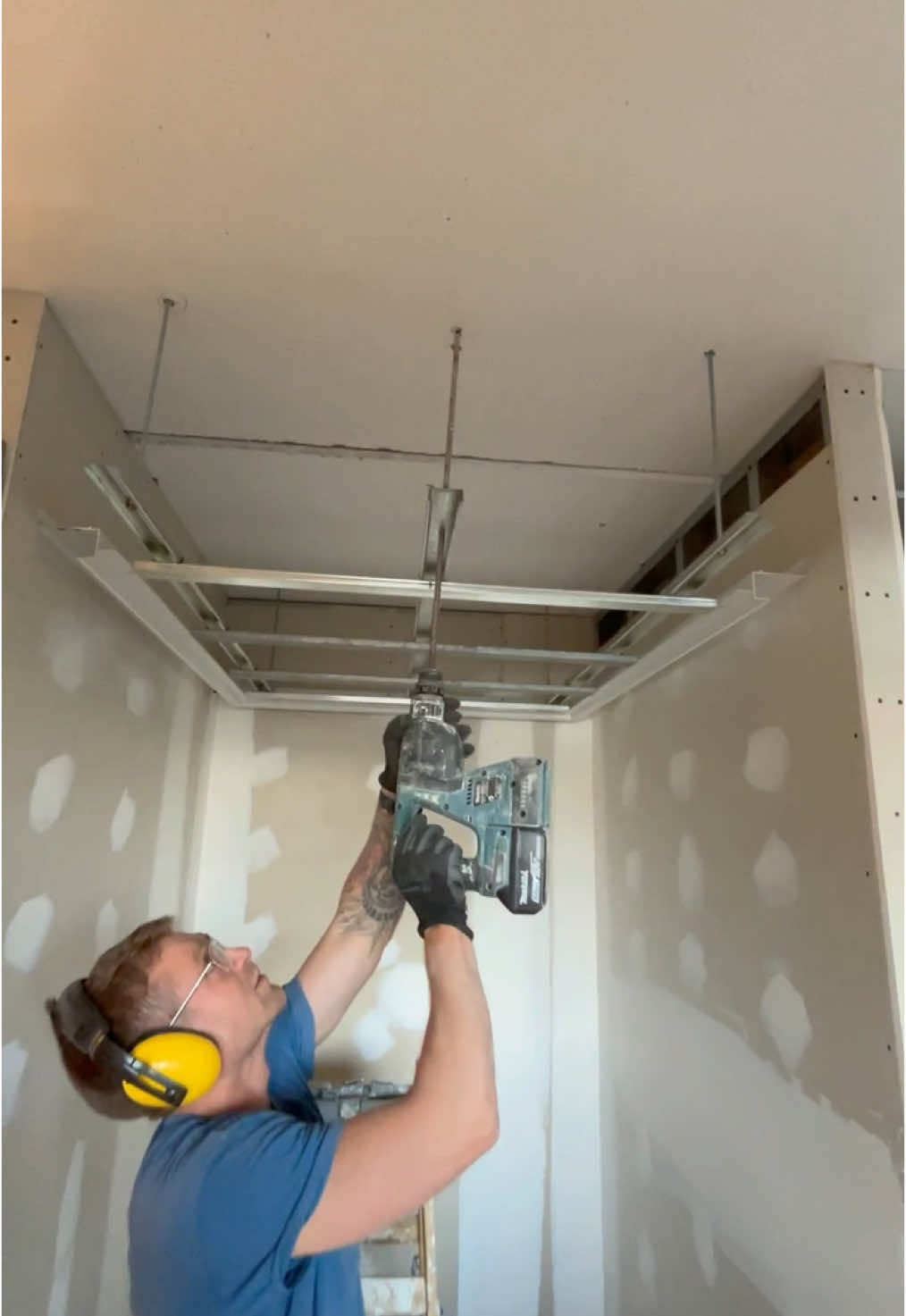 🪜🔧🔩הנמכת תקרת גבס | עבודה עם מקדח ארוך | תליה לתקרות גבס M8 | תליה הכי חזקה לתקרות גבס  |אום זכר- נקבה 🔩🪜🔧
