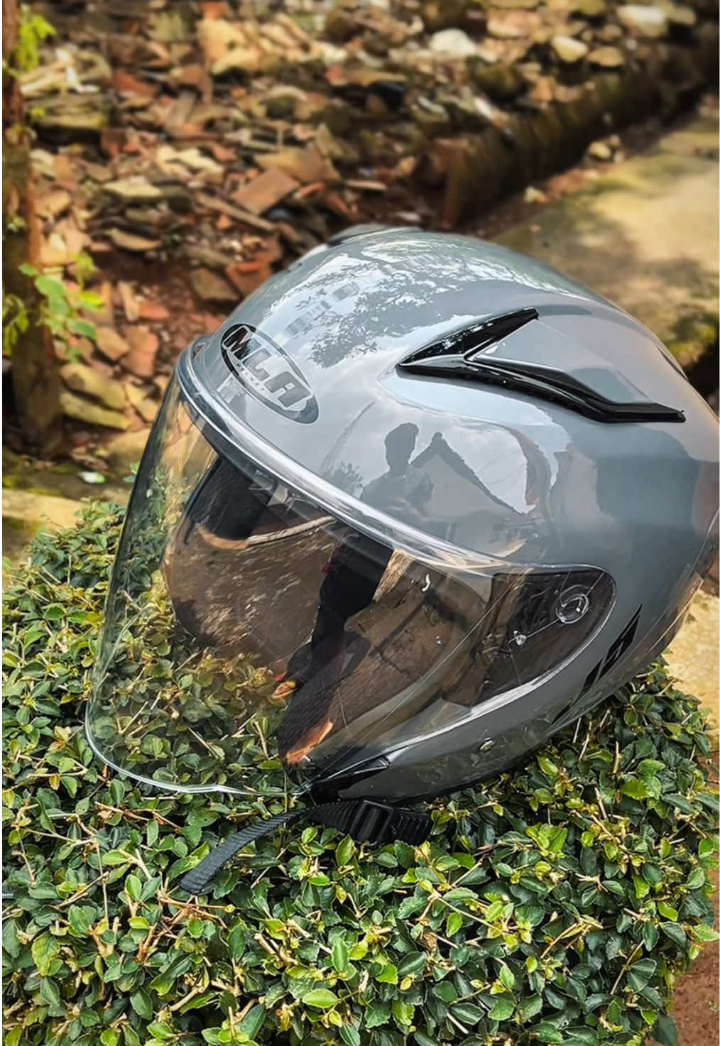 Helm MLA J5 ST15 Warna grey glos/abu glos #helm #mla #mlaj5 #j5 #mlast15 #helmkeren #helmviral #helmganteng #helmmurah #fyp 