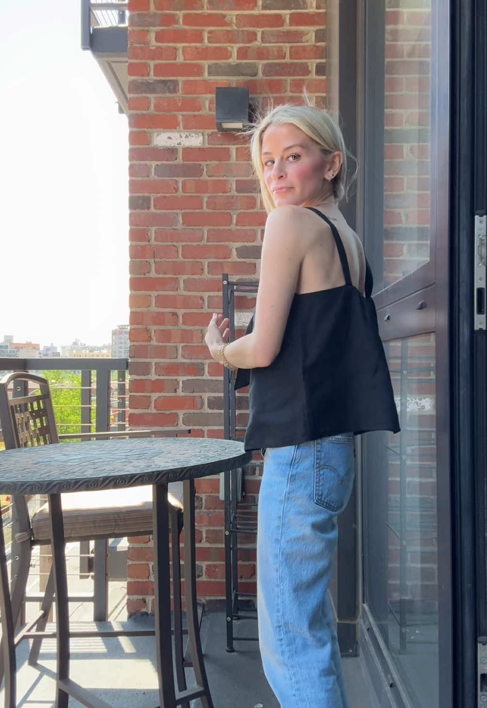 New linen top in this economy?! #brooklyn #linen #shopping #fitcheck #OOTD 