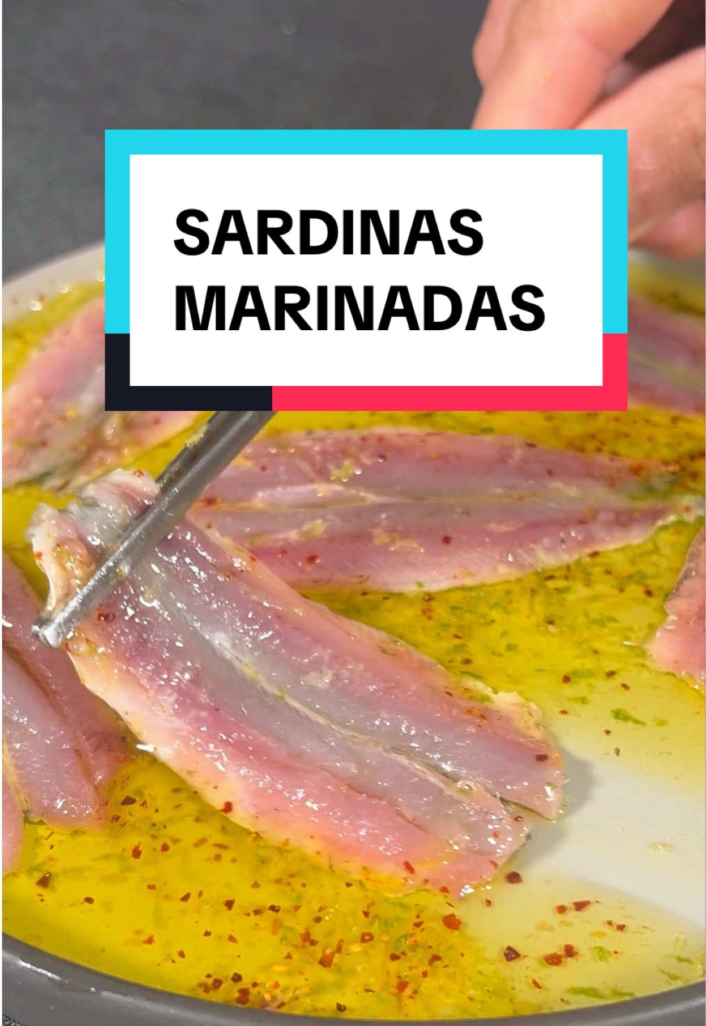 🍋‍🟩🍋SARDINAS MARINADAS🍋🍋‍🟩 *Congelar previamente  🔸Ingredientes: - 200gr de sardinitas  - 1 lima - 1 limón  - Pimentón de espelette  - Sal - Aceite de oliva virgen extra #sardinas #Receta #cocinafacil 