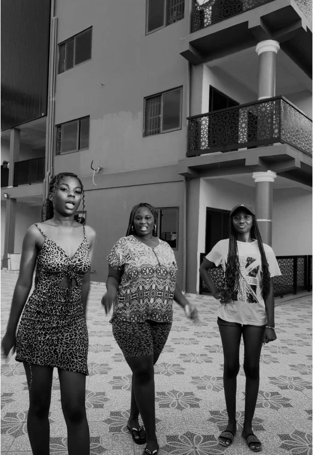 Come for your dance 🤭❤️@🖤*🎀błäçķ👑*🖤 #fyp #dancechallenge #newtrend #bendchallenge #friends #aamusted #ghanatiktok🇬🇭 @🫒OLIVETHEBOY💚 @Shar_🦋💕 