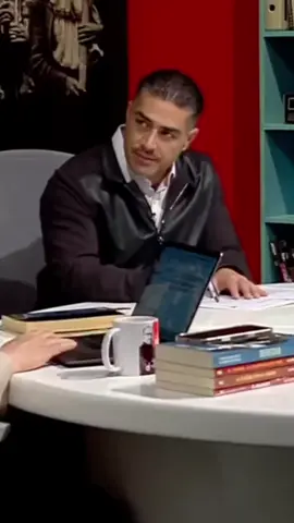En el Gobierno de la Presidenta, Dra. @Claudia Sheinbaum Pardo trabajamos con dos ejes fundamentales que actúan de manera paralela y desde la raíz: la atención a las causas, generando mejores oportunidades para las familias; y la inteligencia e investigación, con un enfoque en la anticipación y prevención del delito.