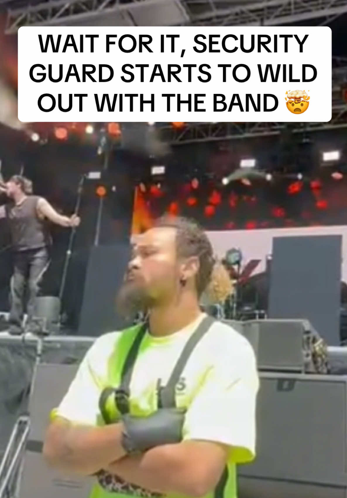WAIT FOR IT, SECURITY GUARD STARTS TO WILD OUT WITH THE BAND 🤯 #fyp #newrockmusic #metalcore #securityguards #sonictemple 