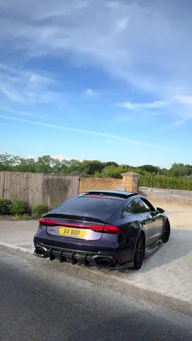 Still think the rs7s road presence is unmatched 🦍 #fyp #audi #audirs7 #foryou #800hpclub #foryoupage 