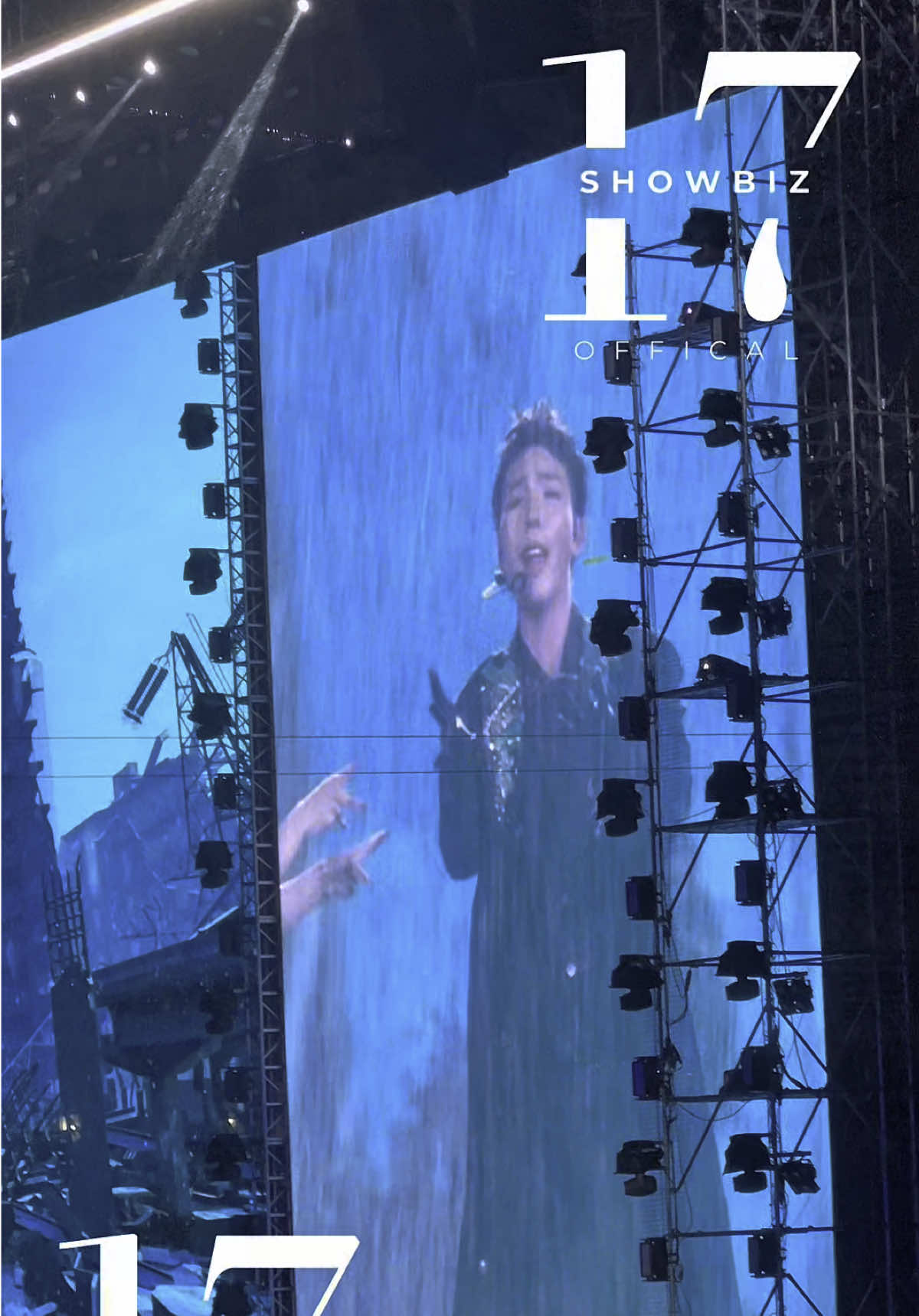 Đi xem concert để bớt suy gặp ngay Erik hát “Dù Cho Tận Thế” kèm thêm hiệu ứng mưa x10 suy #17showbiz #17network #atsh #atshconcert #atshconcertday6 #erik 