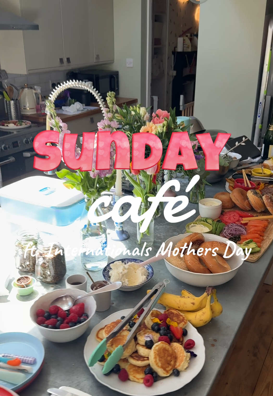 I’m so excited to host fun little gatherings over the summer and create a low stress way to get together with people 💐 ☕️  #sundaycafe #mothersday #brunch #hosting 