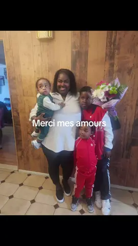 Joyeuses fêtes des mères à toutes les mamans du monde  #haitiennetiktok🇭🇹🇭🇹🇭🇹🇭🇹😍😍😍😍#tiktokviralvideo  #creatorsearchinsights2025 