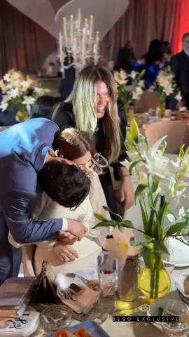 هزار الفنان الشاب خالد الذهبي مع والدته النجمه الكبيرة أصاله في حفل زفاف 💒 احمد ابن شقيقتها  #wedding #فرح #اصاله #أصاله #اصالة #أصالة #خالد_الذهبي 