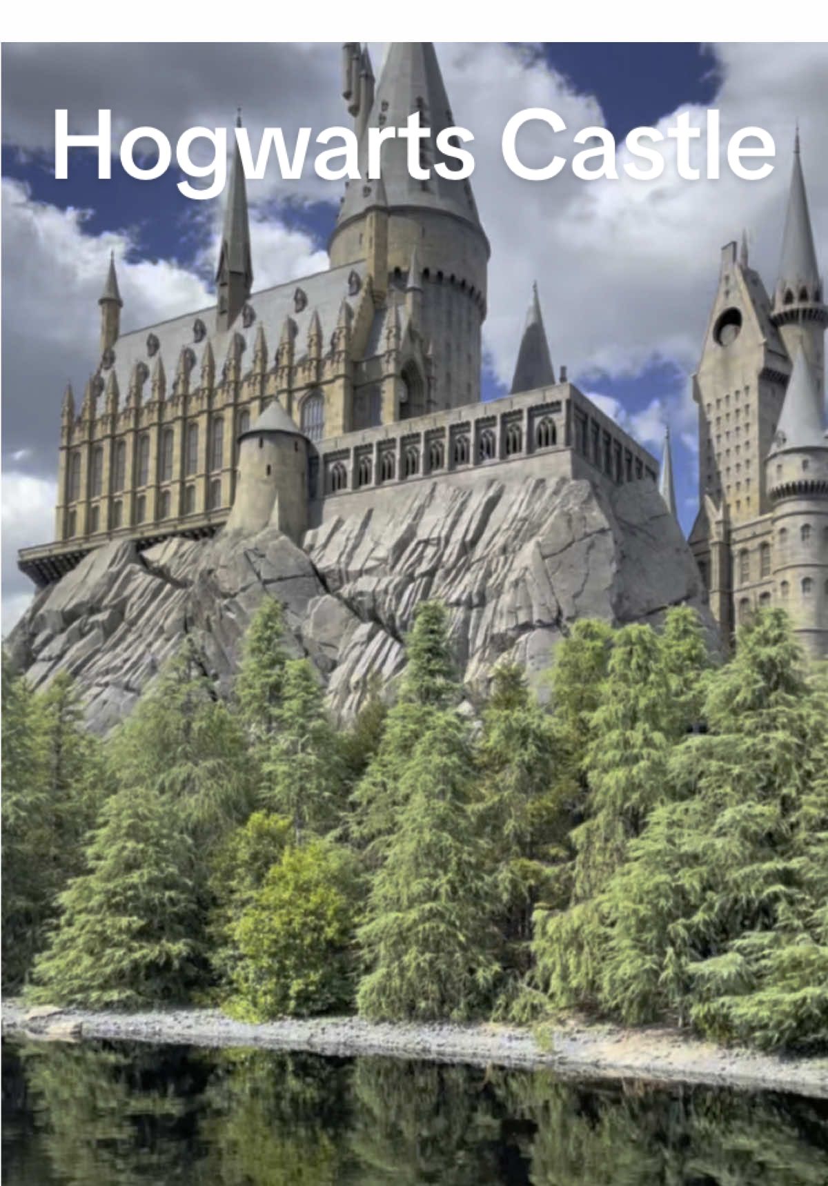 Harry Potters Hogwarts Castle in Disney Japan #fyp #travel #creatorsearchinsight #japan #disney #harrypotter #hogwarts #castle 