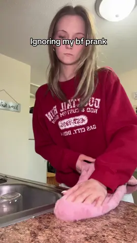 I was trying not to laugh😂 #fyp #couplecomedy #couplepranks #prank #trending #viral #couple #lukeandgracie 