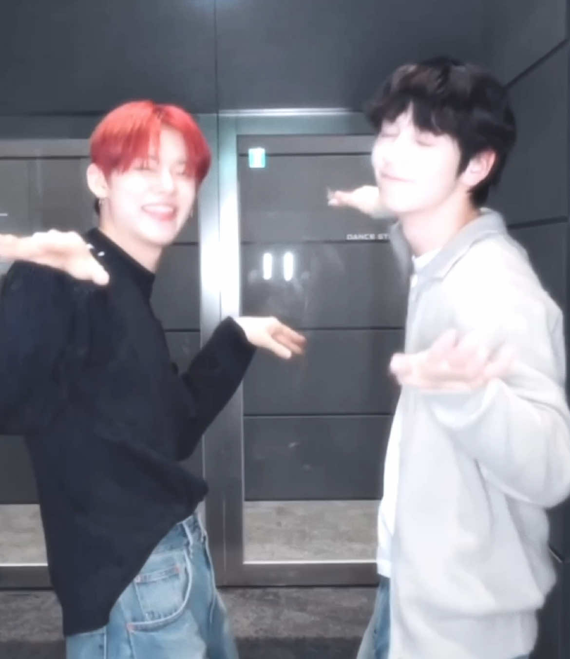she loves that 🦊🐰 duo so effing bad 😭😱 This is for Marti happy birthday mami #yeonbin #yeonjun #soobin #choiyeonjun #choisoobin #txtyeonjun #txtsoobin #yeonjunedit #soobinedit #yeonbinedit #txtedit #txt #tomorrow_x_together #kpopfyp #kpopedit #kpop #fyp #edit #foryoupage 