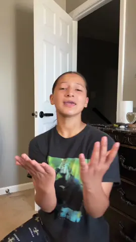 The best Mother’s Day serenade😂 #tati #serenade #mothersday #singing #youaresobeautiful #fyp 