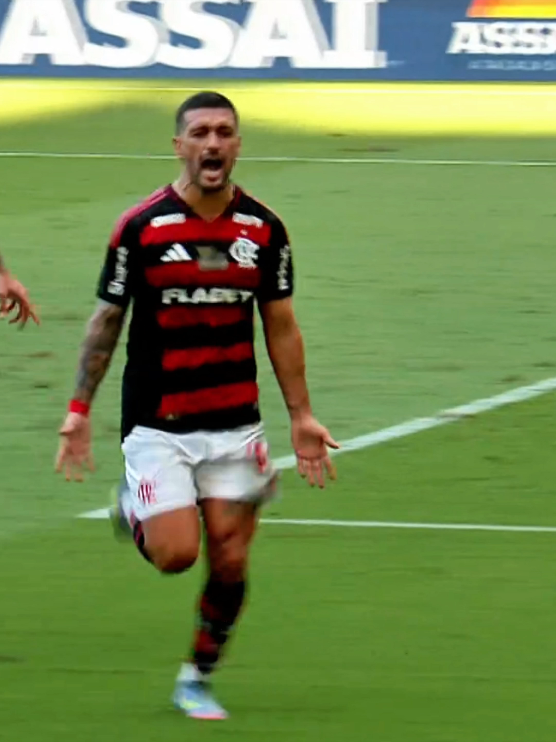 ARRASCAETA NO BRASILEIRÃO 🔴⚫ . . .#brasileirao2025 #viralizar #flamengo #mengo #skills #arrasca #arrascaeta #camisa10 #filipeluis viralizar viralizar