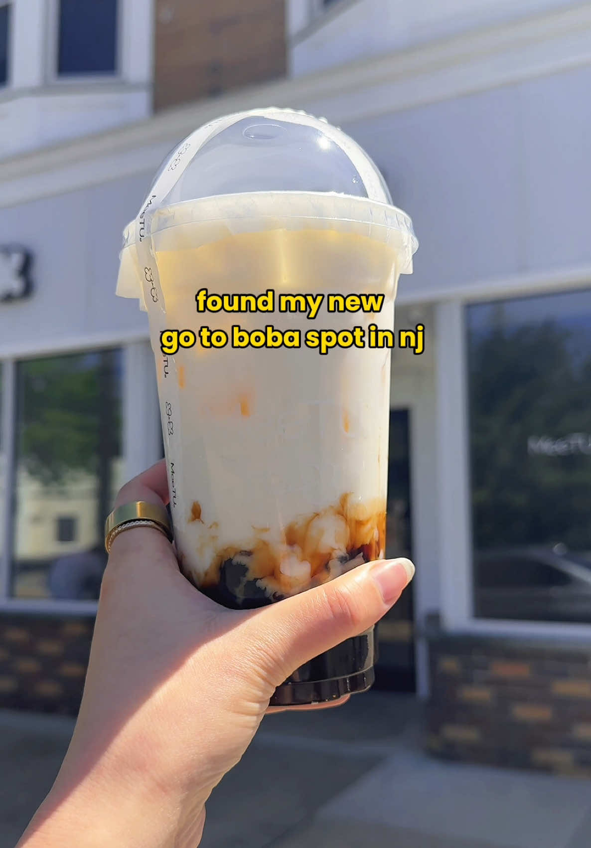 this boba + floral shop is so so cute ❤️ #boba #bubbletea #bobatea #newbobashop #njfoodie #Foodie #nycfoodie #njfood #njeats #bobamilktea #milktea #milktealover 