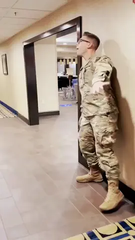 Havent seen her this happy in so long #army #goarmy #military #Love #Christmas #foryoupage #fyp #cominghome #surprise #Homecoming #deployment #militaryhomecoming #soldiercominghome