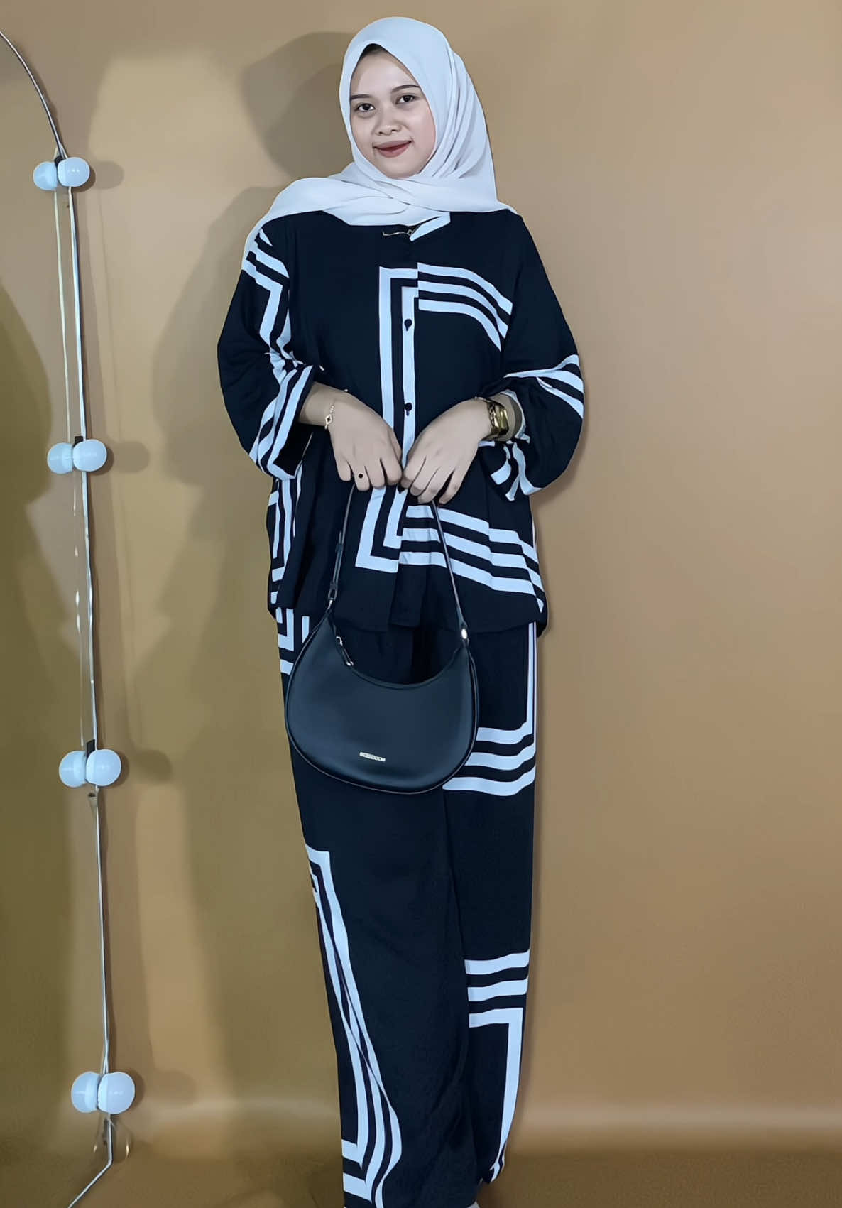 Oneset bestseller dari @kallyoutfit 🖤💫 #onesetrayon #onesetkallyoutfit #onesetkulot #rekomendasi #kallyoutfit 
