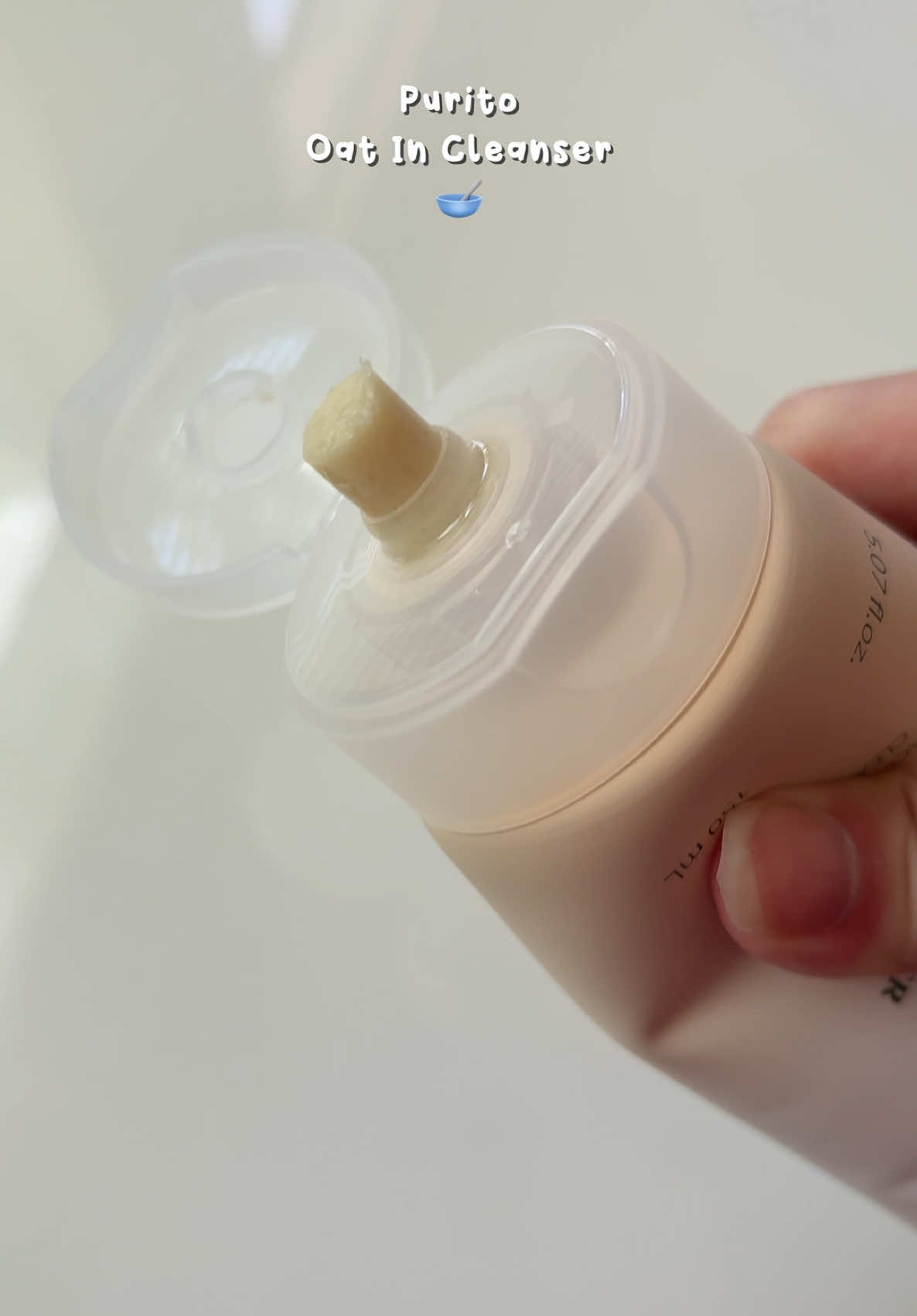 Actually the most gentle exfoliating product I’ve tried ☺️ gives you that peeled egg look  #Purito #FlakySkin #FlawlessSkin #VelvetSkin #EggSkin #Expoliator #OatCleanser #OatSkincare #SensitiveSkin #KoreanSkincare #Skintok @PURITO SEOUL 