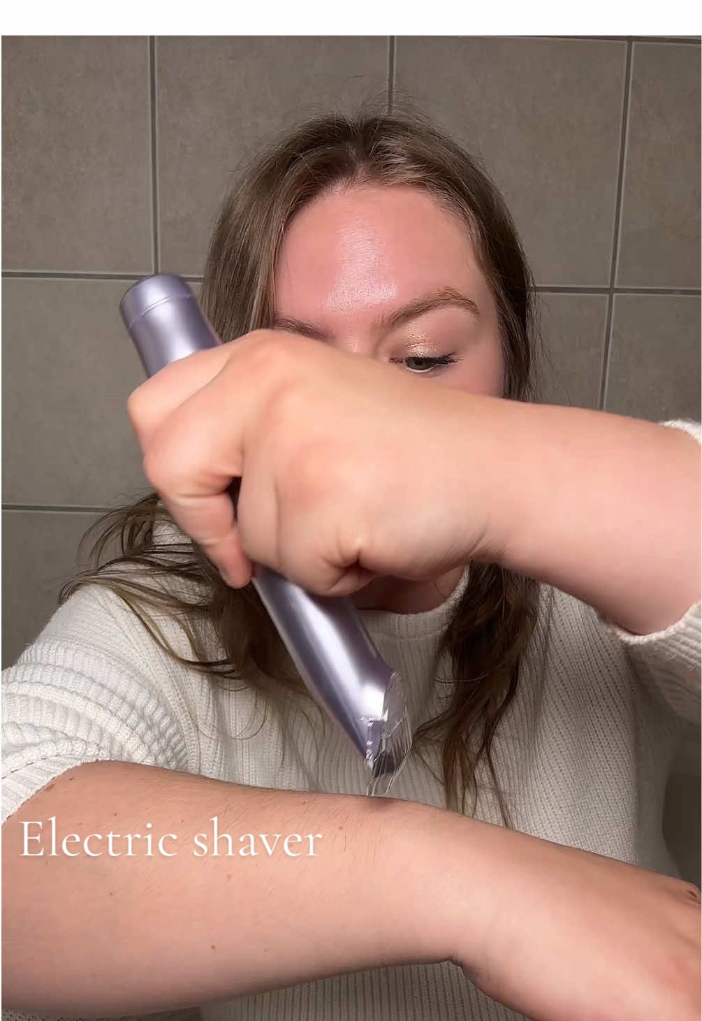 How to use a electric shaver, and what not to do.  #electricshaver #electricrazor #bikinitrimmer #shaver #howtoshave #electricshaverwomen #shaveitoff #shavingroutine 