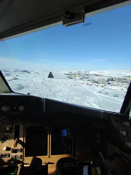 Landing in the winter wonderland of Iqualuit, Nunavut❄️❄️ #jet #aviation #pilot #boeing #b767 