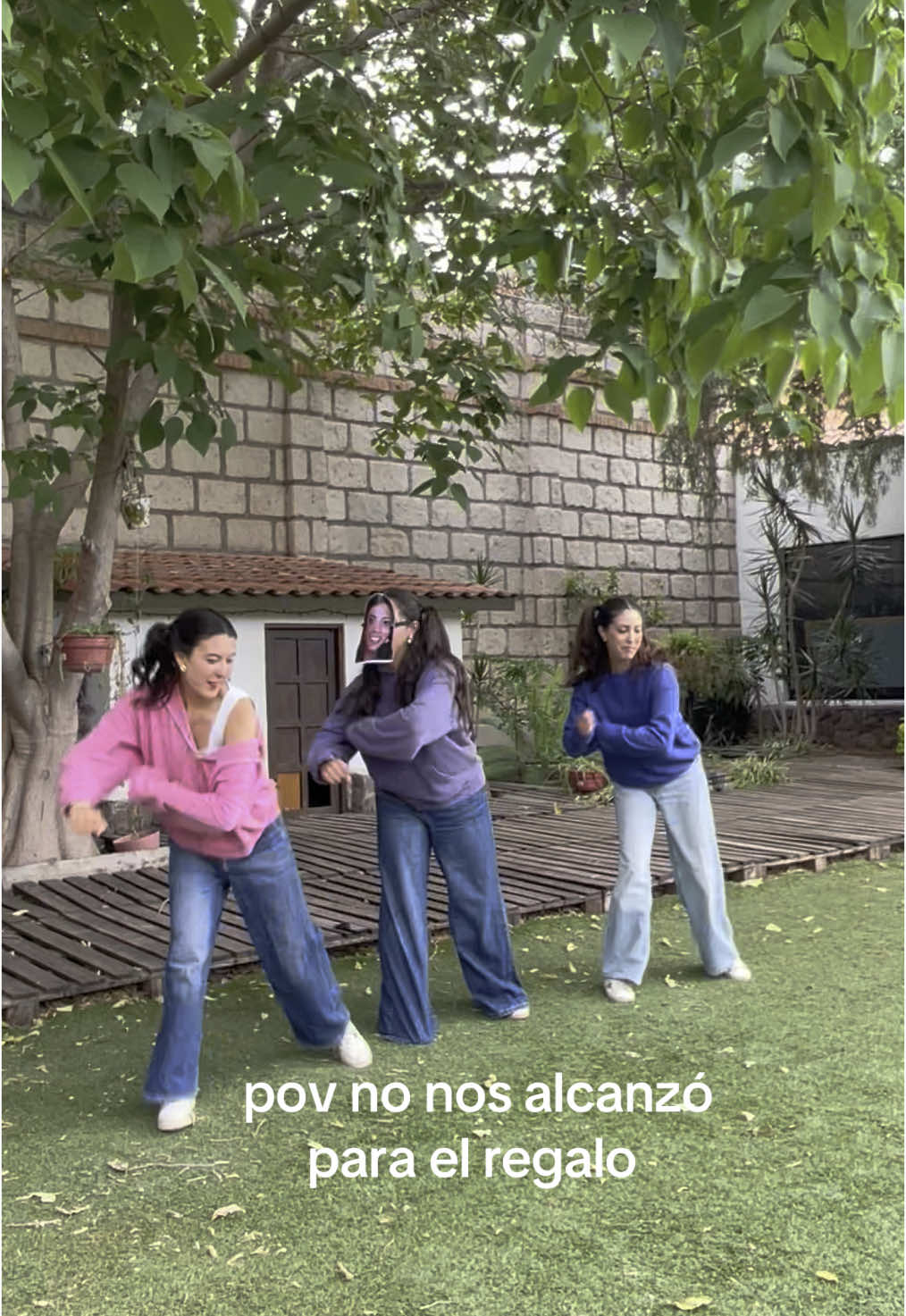 Le encantó su bailable 🤗 #diadelasmadres #regalolowcost te extrañamos @Daniela Sánchez 