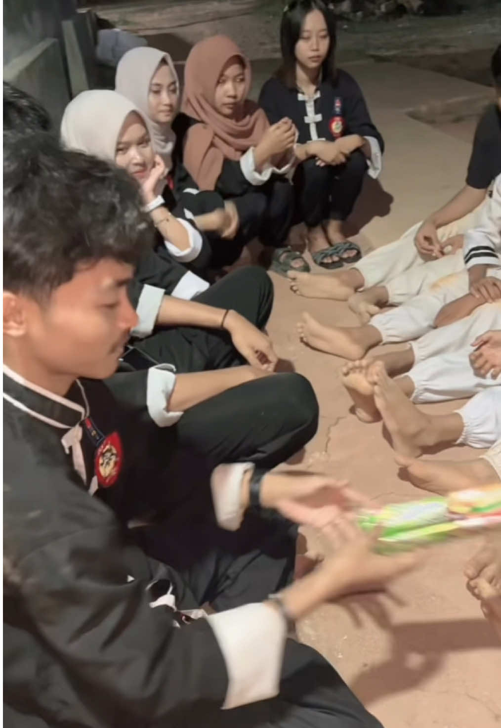 Galau 1 ranting….. ib:mas”yg lewat #CapCut #capcut_edit #fyp #fyppppppppppppppppppppppp #4upage #masukberanda #lewatberanda #zxycba #mots? #katakata #ikspikerasakti_indonesia #ikspilampung #ikspipusatmadiun #siswaikspi #ikspigantengcantik #pov #sad 