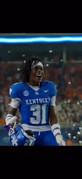 Mad man#madmax#kentucky#kentuckyfootball #sec#db#nfl#viral#makemefamous #fypppp#fypシ #moveitmoveit #cool 