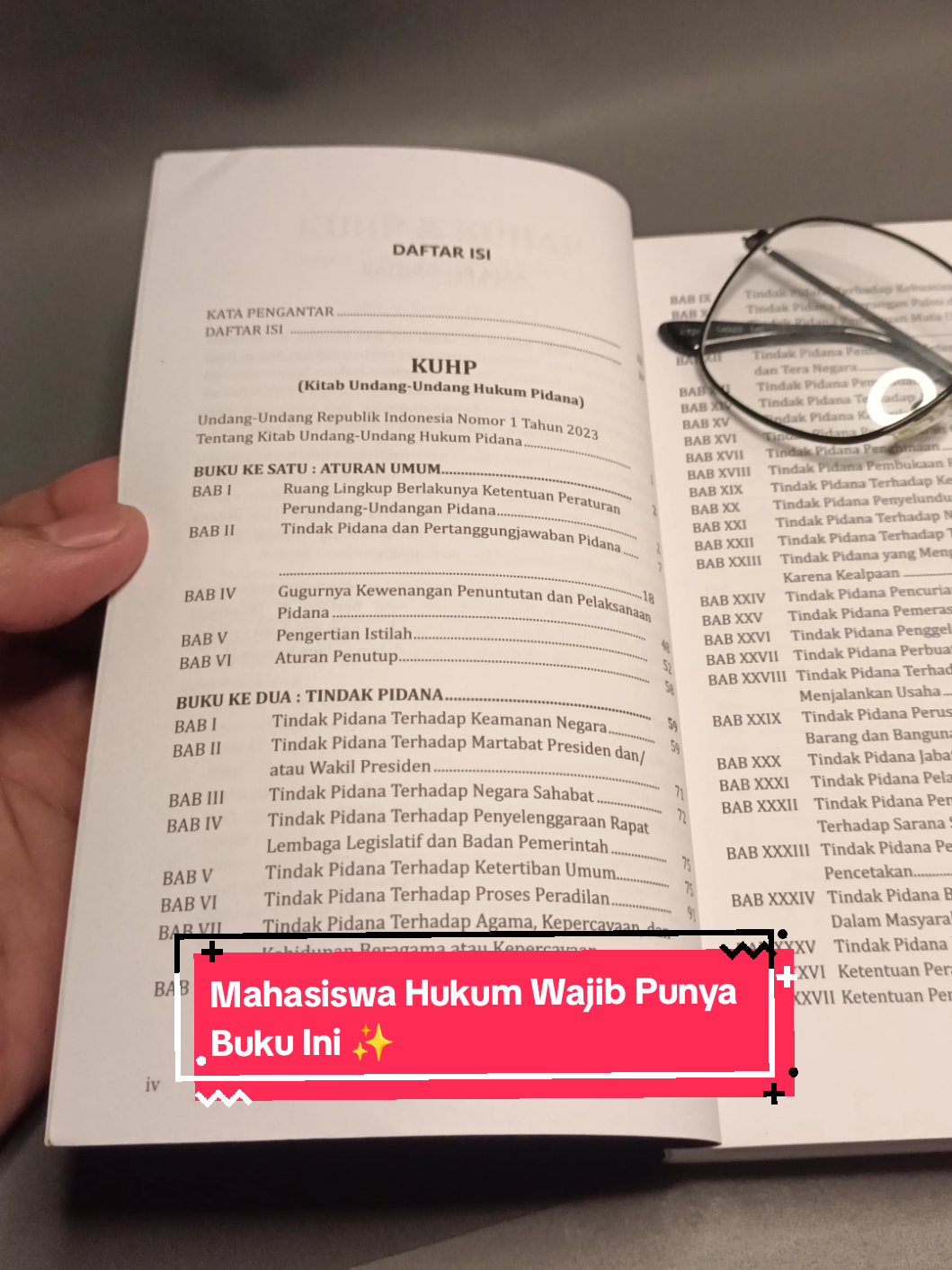 pas banget nemu buku hukum super lengkap ✨ #belajarhukum #ilmuhukum #hukumpidana #hukumperdata #hukumindonesia 