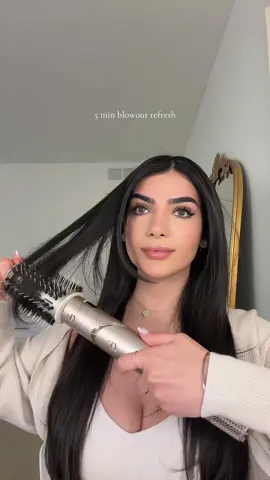 my fav hair tool 🤍 @Shark Beauty #sharkflexstyle #blowout #hairtok #hairrefresh #sharkbeauty 