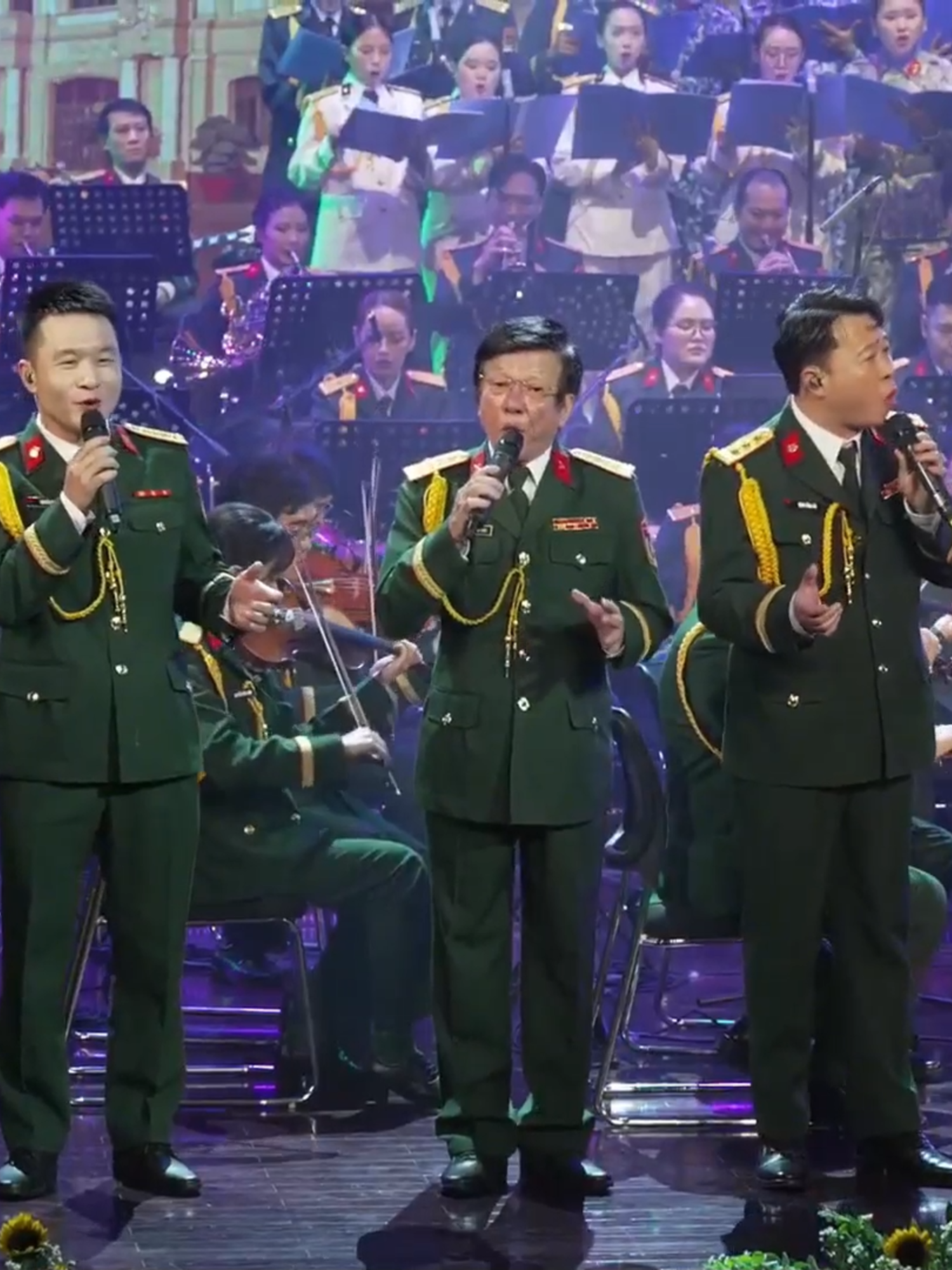 MASHUP: TIẾNG HÁT TỪ THÀNH PHỐ MANG TÊN NGƯỜI- ĐẤT NƯỚC VƯƠN MÌNH Tác giả: Cao Việt Bách – Đăng Trung – Đức Trịnh (Lời thơ: Lê Cảnh Nhạc) Chuyển soạn: Đức Tân Biểu diễn: NSND Dương Minh Đức - Minh Hải - Trịnh Phương - Dương Đức - Việt Hòa - NSUT Phạm Khánh Ngọc - Nguyệt Anh - Minh Ngọc - Dàn nhạc Giao hưởng Quân đội - Hồng Duyên và Hợp xướng HBSO Chỉ huy dàn nhạc: Đại tá, NSND Nguyễn Xuân Bắc #dannhacgiaohuongquandoi #MSO #hoabinhdeplam #giaohuong #dannhac #dannhacgiaohuong #quandoi #quandoinhandanvietnam #bodoicuho #bodoi #fyp #foryou #foryoupage #fypシ゚ #xuhuong #xuhuongtiktok #toptrending #trending #dhvhntquandoi #vancongquandoi #datnuocvuonminh #hoabinhdeplam