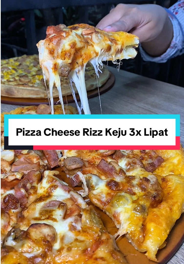 Promo pizza hut cuma ada di tiktok caranya : 1. Klik tag lokasi di video ini 2. Pilih produk nya 3. Pastikan ada phd terdekat dengan lokasi kamu 4. Lakukan pembayaran 5. Dapatkan kode QR untuk di tukarkan di outlet terdekat #jelajahbegah #promotiktok #pizzahutdelivery #pizzahutindonesia #phd 