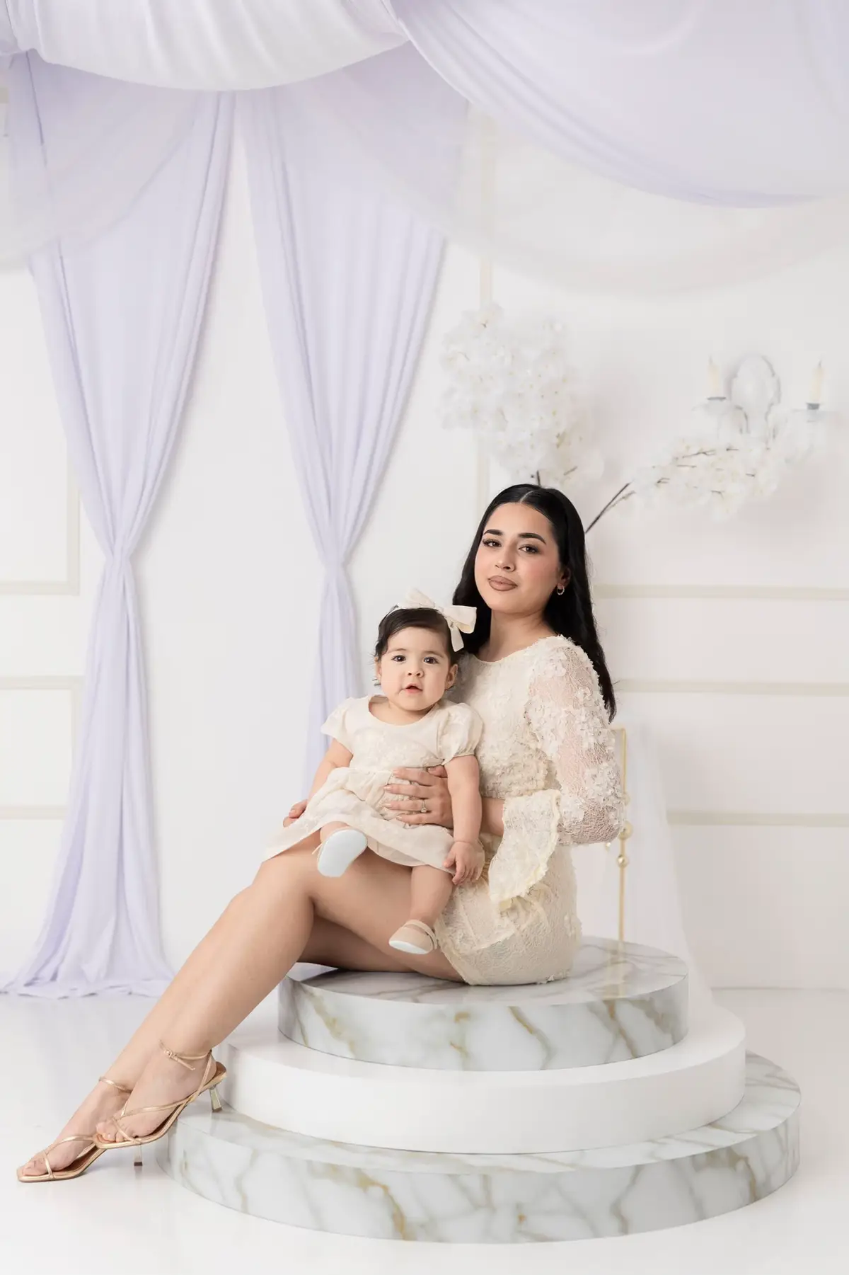 El regalo más grande que me ah dado Dios es ser madre de una pequeña tan hermosa ✨❤️ cuidándola en todo momento y dando todo de mí para criarla lo mejor posible, ser mamá me ah enseñado que soy fuerte, soy amorosa y la gran fe que le tengo a dios que me guía para ser mejor día a día para ella 💕🙏 ser madre es un título tan grande y tan especial que agradezco a dios por tener el honor de llevarlo💫 Hoy es mi segundo día de las madres pero nunca olvidaré el primero que estuvo lleno de lágrimas y con el corazón roto ❤️‍🩹Gracias princesa por ser tan fuerte te merecer todo en el mundo y con esa sonrisa me llenas el alma ❤️💫 #morhersday #10demayo #diadelasmadres #baby #babylove #babytiktok #mom #momtok #moment 