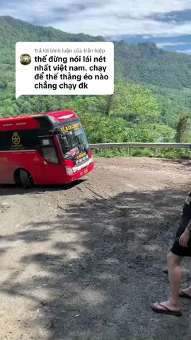 Trả lời @trần hiệp Chắc hẳn tay lái của bác nét lắm ạ. Đường đèo khó mưa gió ae lx khổ lắm bác ơi. #vuhangroup #bacmehagiang #xuhuong2025 