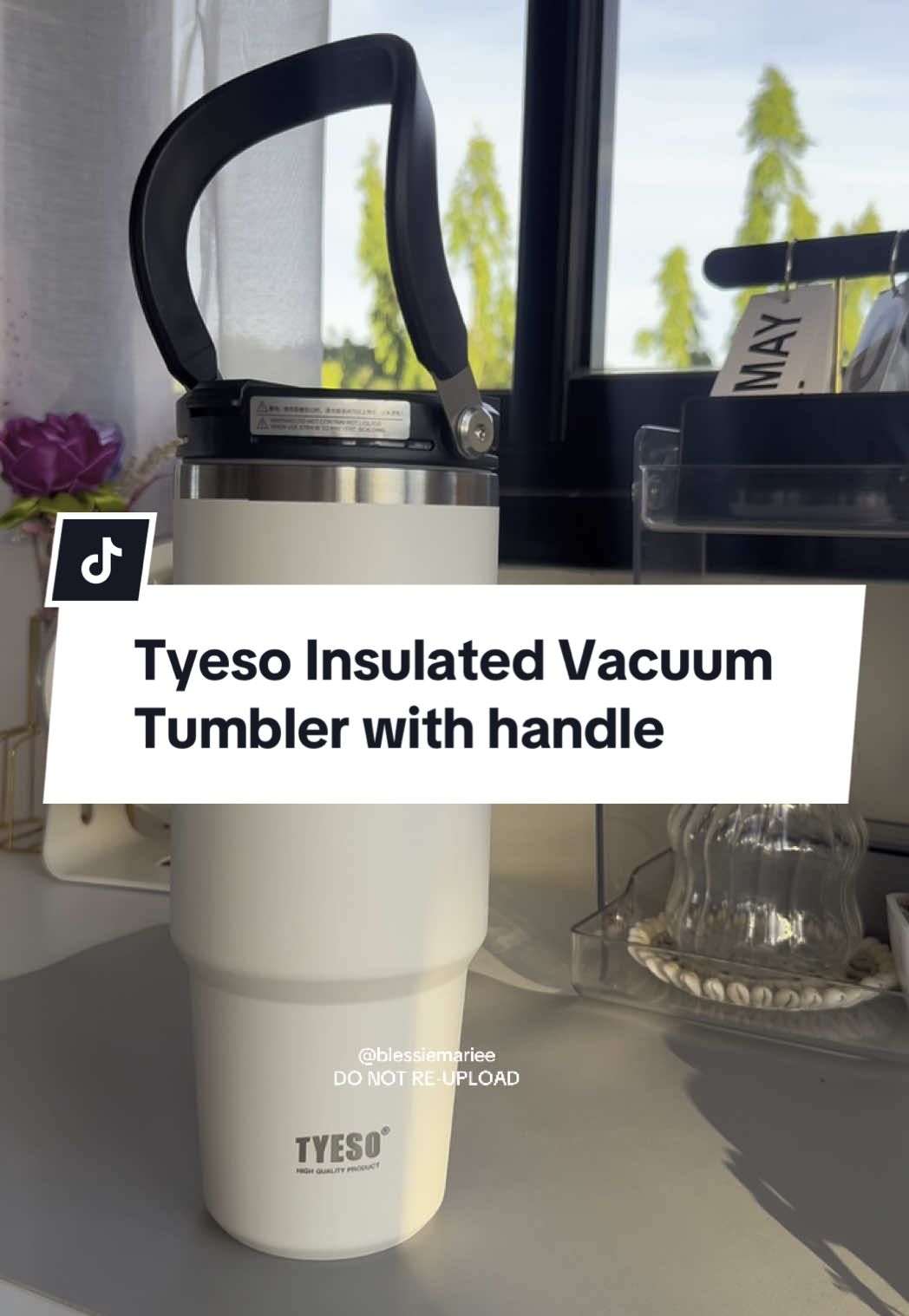 ₱300+ lang to. Easy to carry plus pwede mo pa syang idress up kasi madaming choices of accessories na pwede mabili 🤗 #tiktokfinds #tumbler #tumblersoftiktok #stainlesssteel #doublewall #hotandcoldtumbler #insulatedtumbler #vacuumtumbler #tyeso #tyesotumbler #tyesoreview 