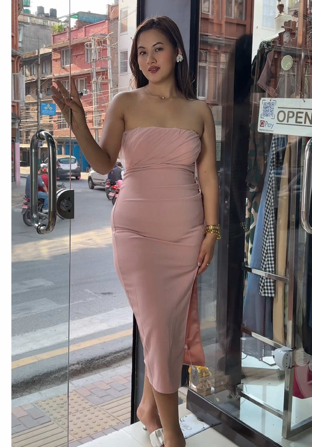 Bodycon tube dress available in three different colors!! #fyp #foryoupage #goviral #tubebodycon #bodycondress #trending #jaze  @_.jaze  @_.jaze  @_.jaze 