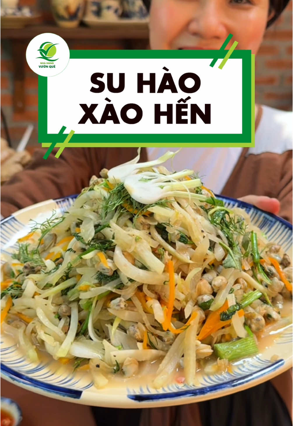 Trưa nay mời cả nhà món su hào xào hến nhé