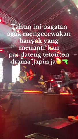 Nonton konser mepet”an❌ nonton konser duduk”an✅     #pestapantaipagatan #masukberandamuu 